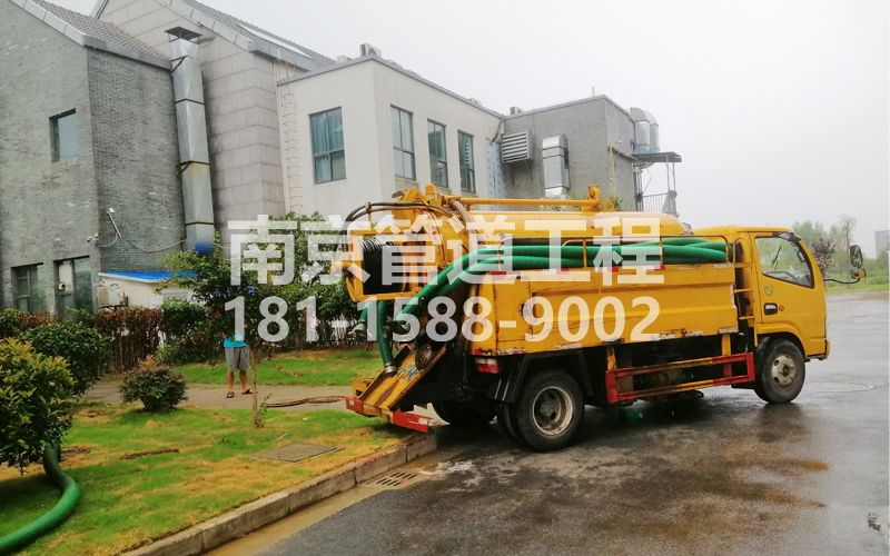246松江小区化粪池清理
